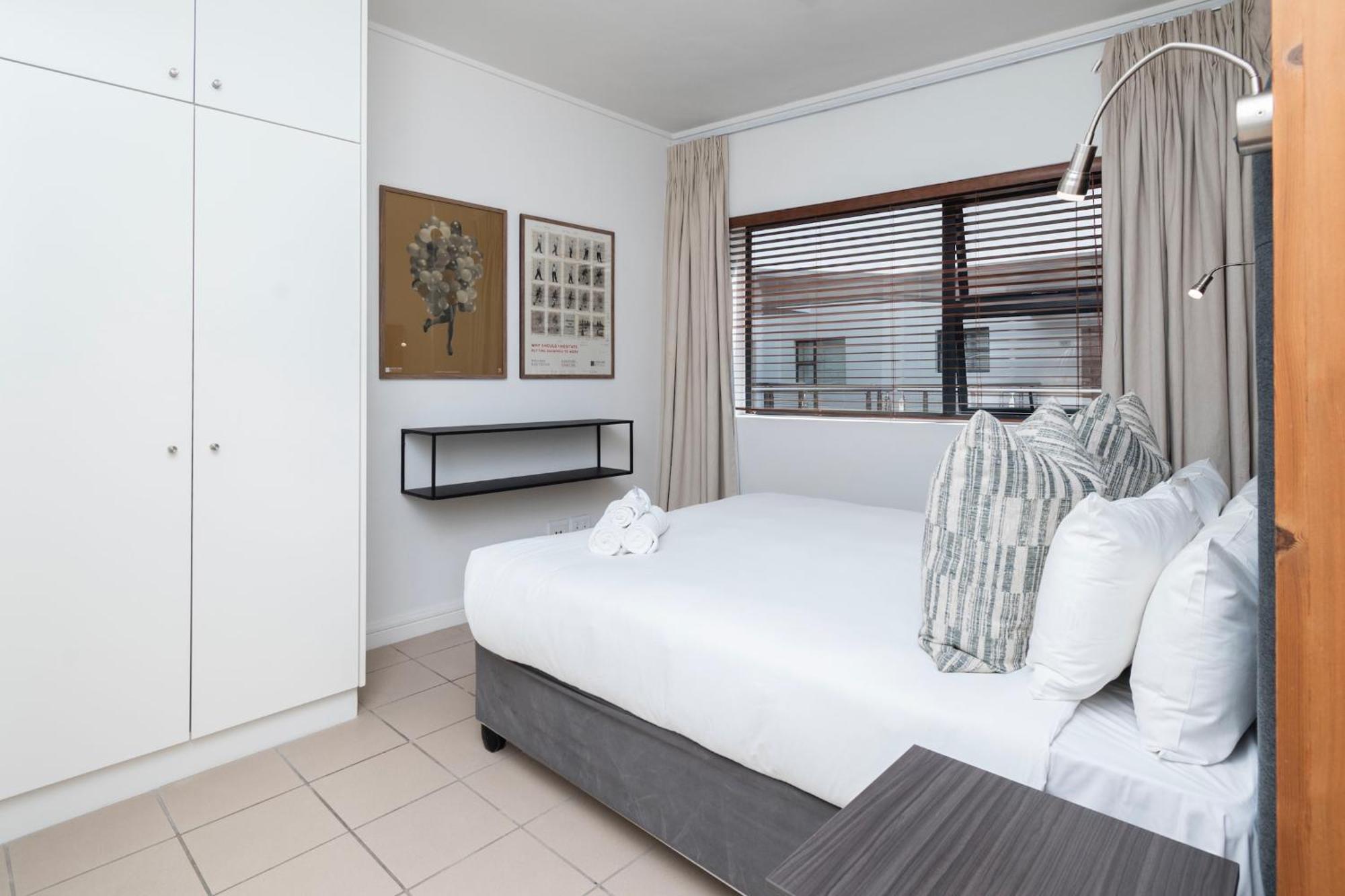Xenia Aparthotel By Totalstay Fokváros Kültér fotó